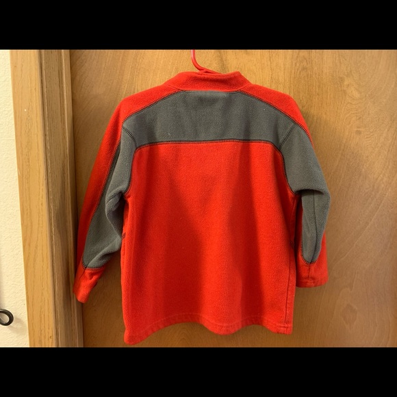 Old navy fleece Sweater size 4t - Picture 3 of 3